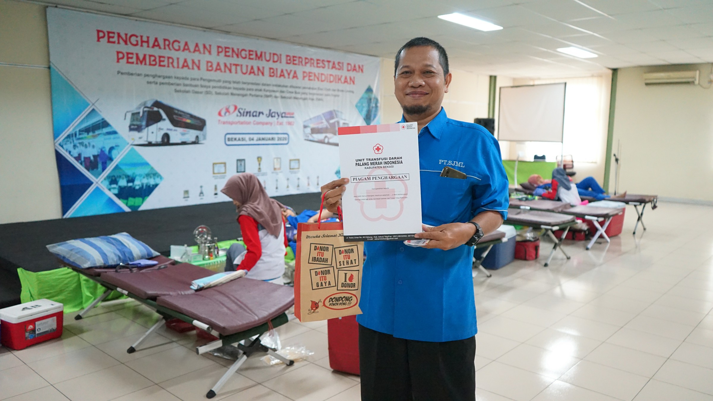 Kegiatan Donor Darah Februari 2020  Seluruh Karyawan Dan Pengemudi Sinar Jaya Group